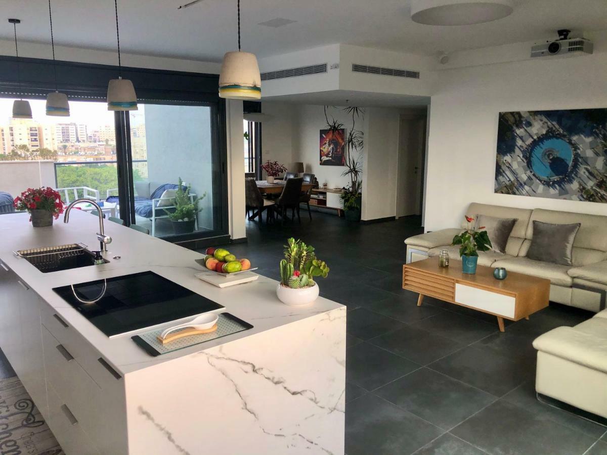 Suite And Room In A Breathtaking New Designed Penthouse In Se Tlv Tel Aviv Exterior foto
